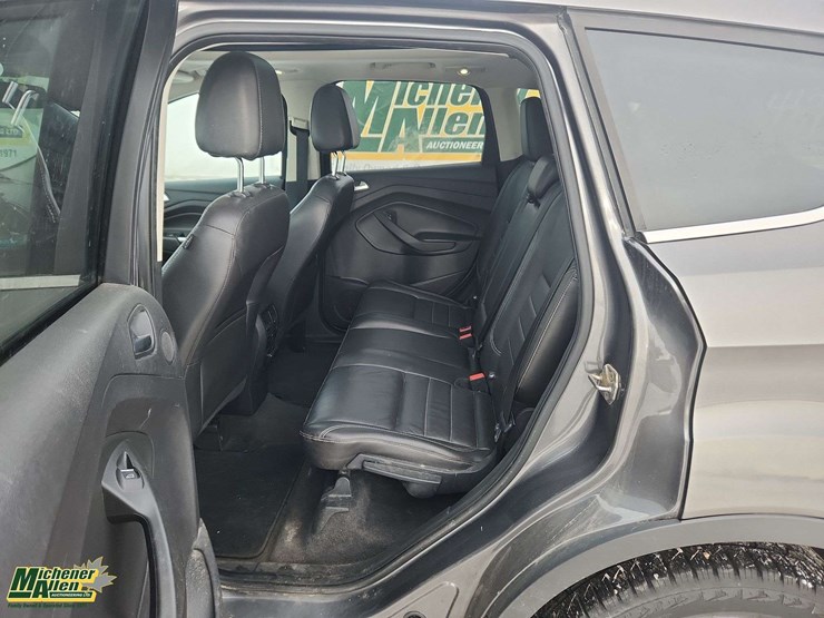 2013-ford-escape-sel-image-15