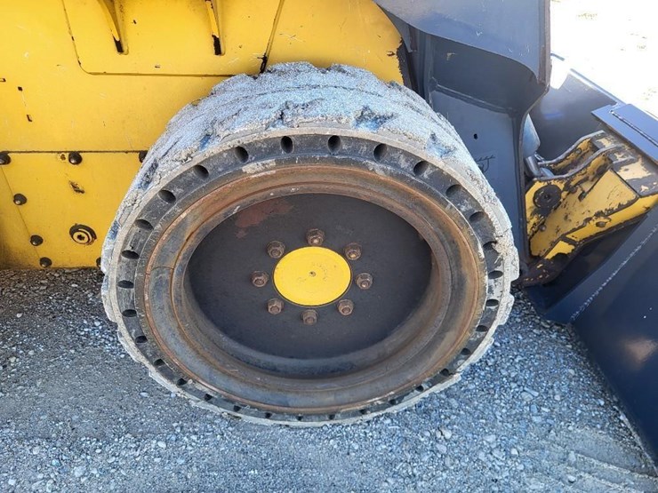 2018-deere-314g-image-32