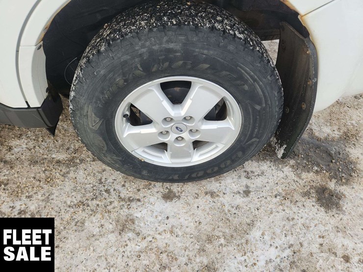 2011-ford-escape-xlt-image-12