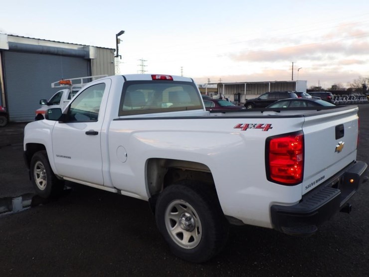 2018-chevrolet-1500-image-5