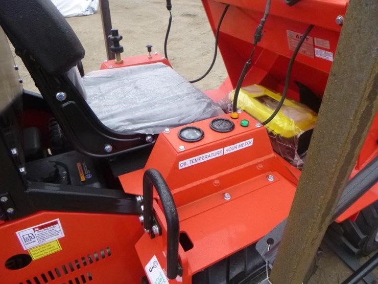 2025-agt-sda140w-skid-steer-loader-image-18