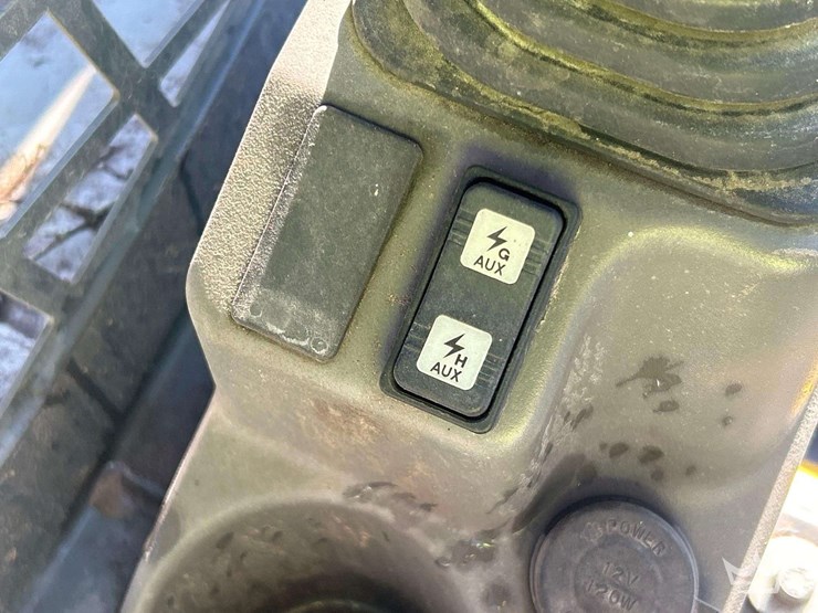 2021-takeuchi-tl6r-image-12