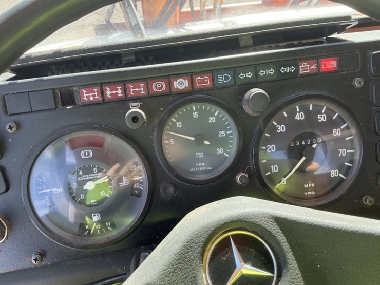 daimler-benz-ag-unimog-424-loader-truck-image-26