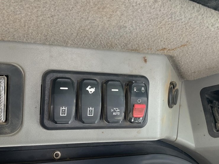 2021-caterpillar-259d3-image-16