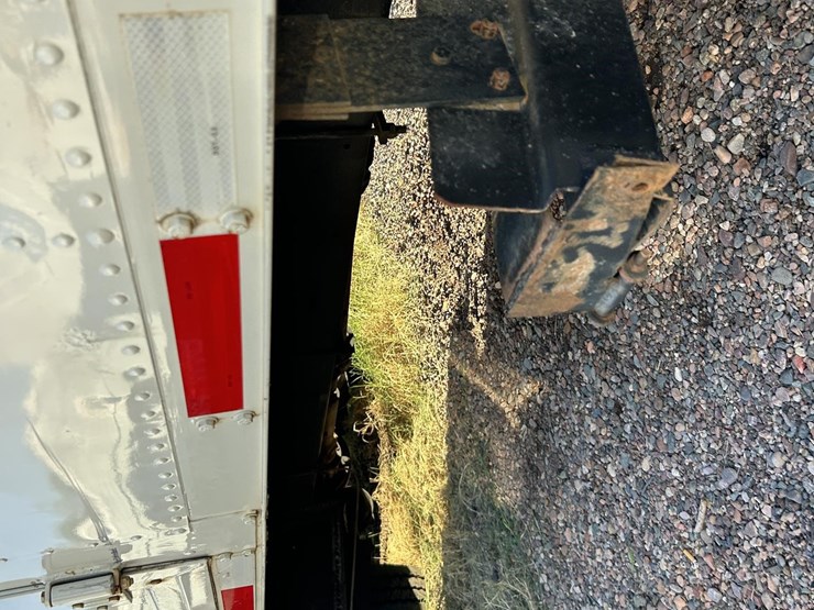 2007-freightliner-business-class-m2-106-image-12