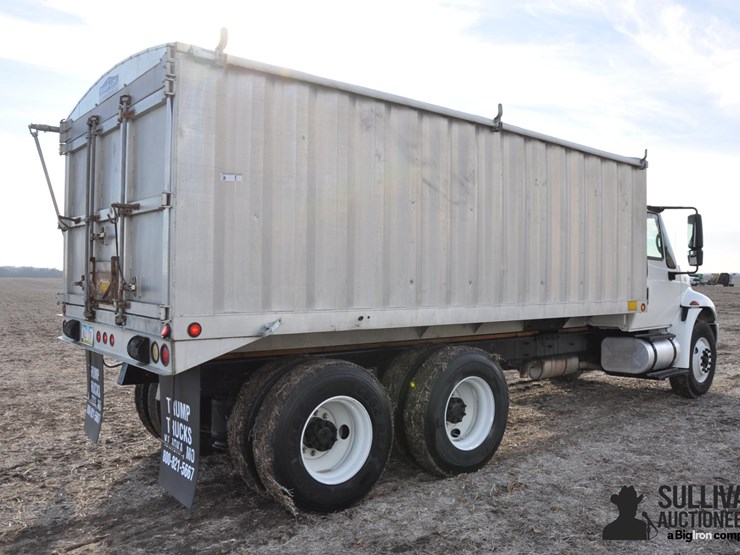 2004-international-durastar-4400-image-5