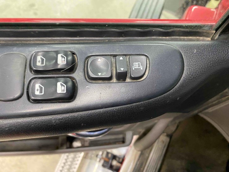 2014-peterbilt-365-image-72