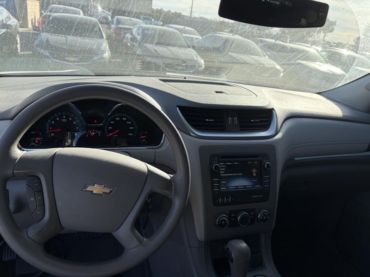 2017-chevrolet-traverse-image-11