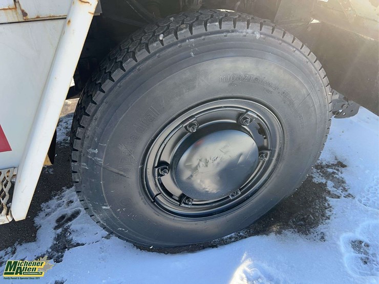 0-airport-tug-with-snow-plow-s/a-service-truck-image-13