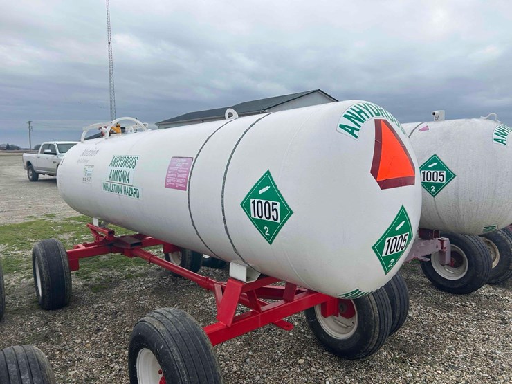 1000-gal.-nh3-tank-on-gear-#13-image-8