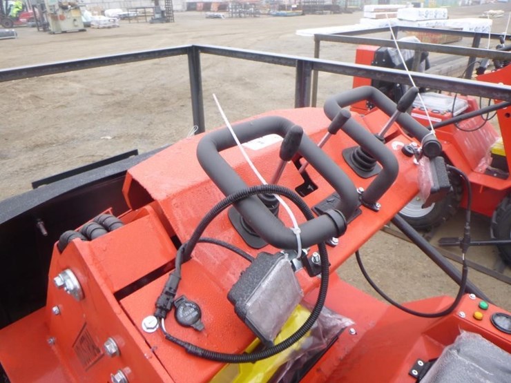 2025-agt-sda140w-skid-steer-loader-image-16