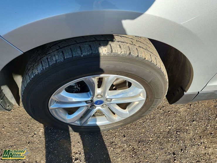 2017-ford-edge-sel-image-13