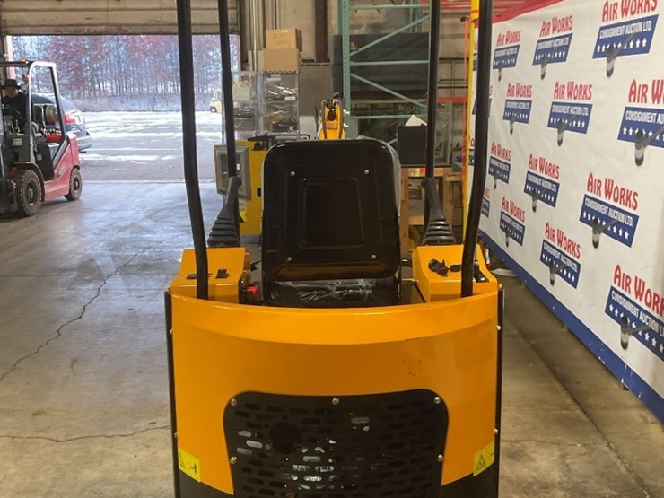 (inv.50006)-new-unused-miva-va15-mini-excavator,-13.5-hp-gas-engine,-pilot-controls,-aux.-hydraulic-image-11