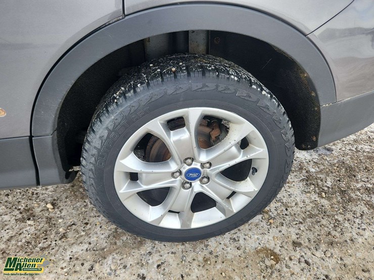 2013-ford-escape-sel-image-11