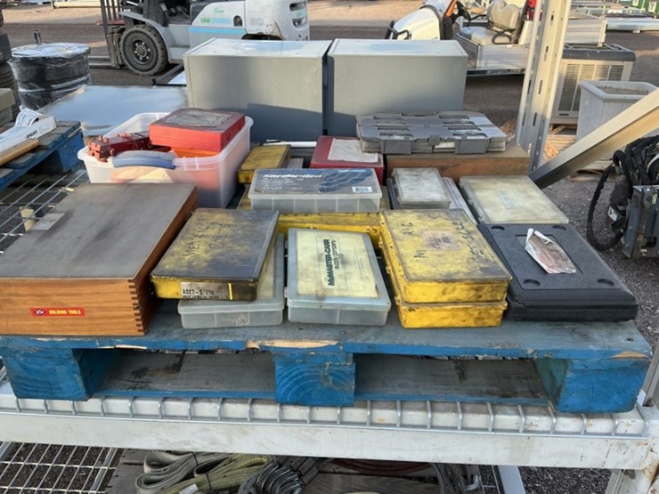 pallet-of-asst-hardware-and-hardware-bins-image-3