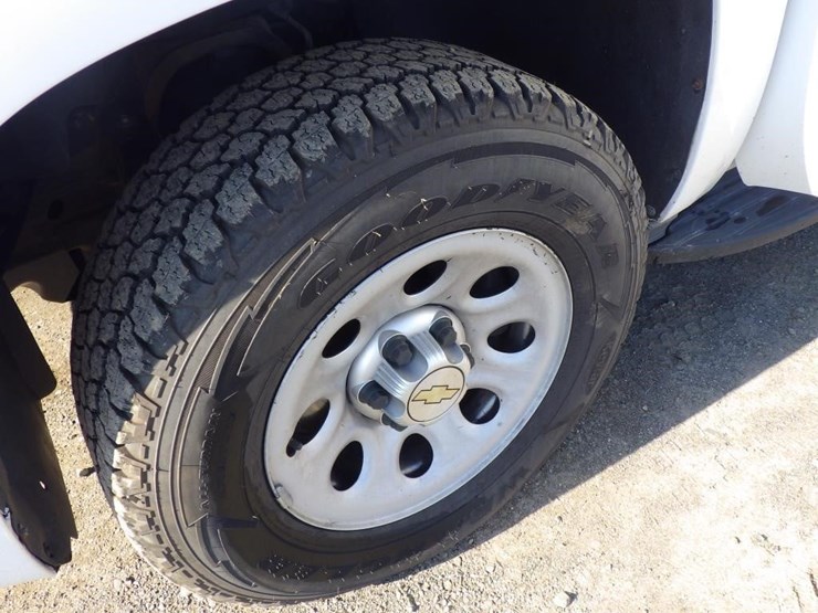 2014-chevrolet-tahoe-image-12