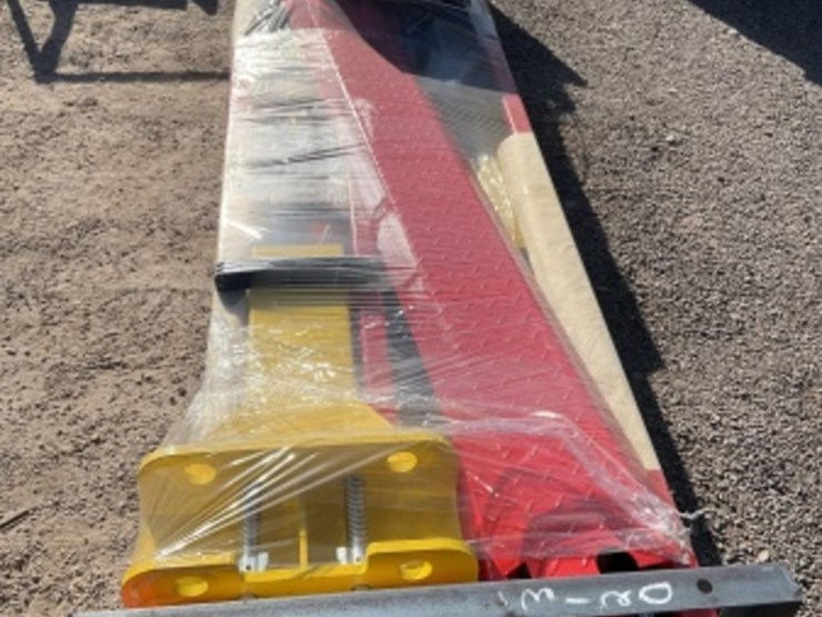 agt-atk-b1000-2-post-automotive-lift-image-4