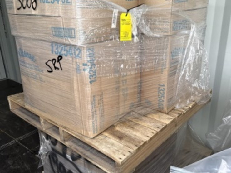 pallets-of-asst-paper-towels-and-masks-image-1