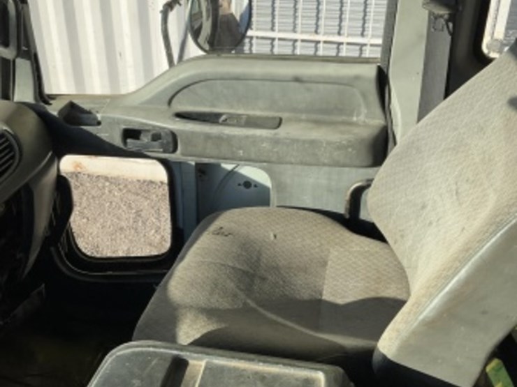 2005-chevrolet-t6500-image-24