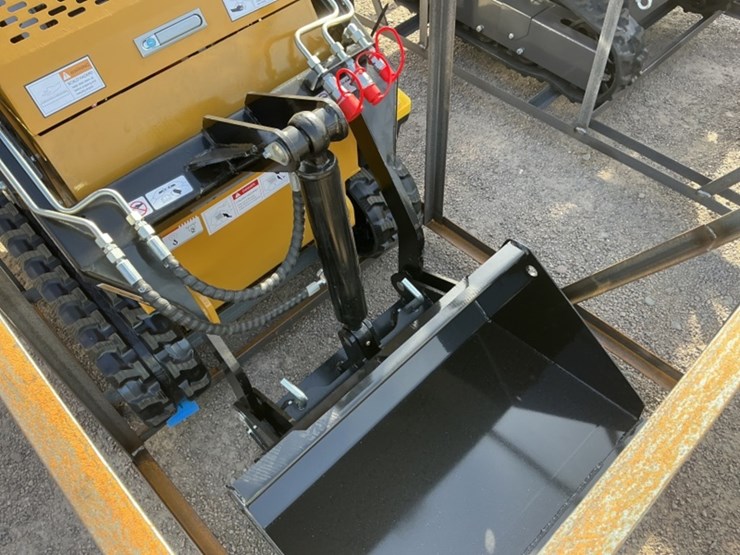 2025-agt-mx-crt23-skid-steer-image-5