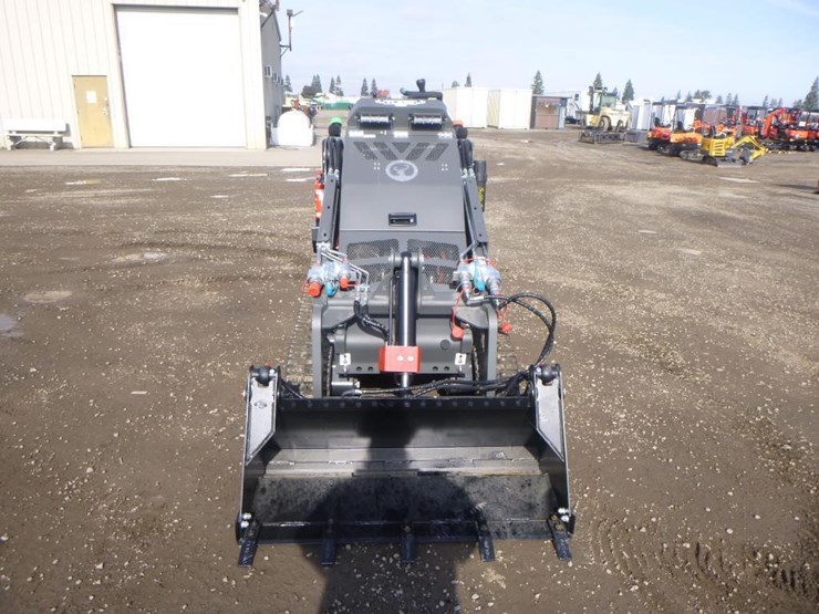 2025-kubota-d1703-image-6