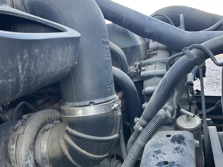 1999-volvo-vnl64t770-image-35