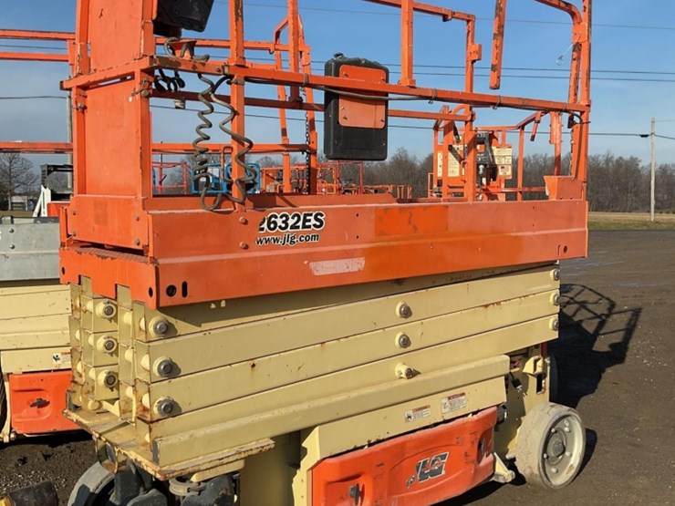 2016-jlg-2632es-image-7