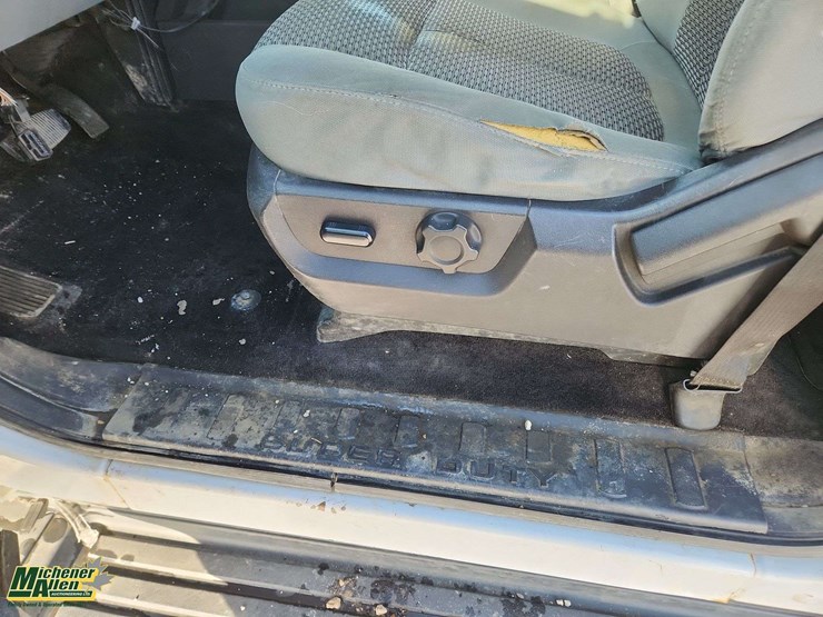 2015-ford-f350-sd-image-39