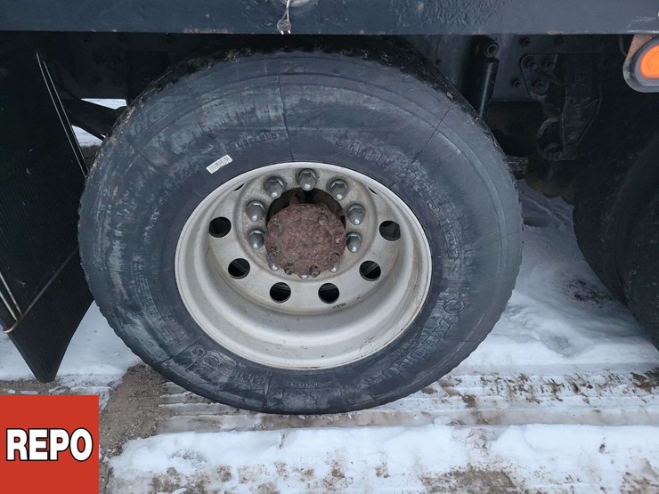 2007-international-workstar-7400-image-11