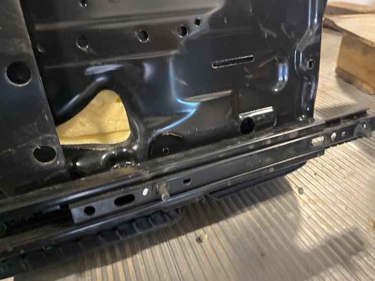 skid-steer-seat-image-7