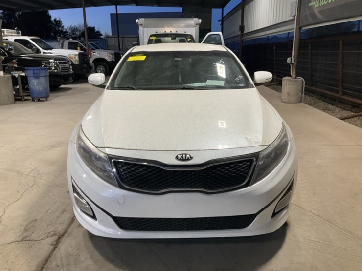 2015-kia-optima-sdn-image-3