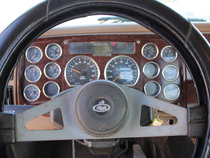 2007-mack-cl713-image-12