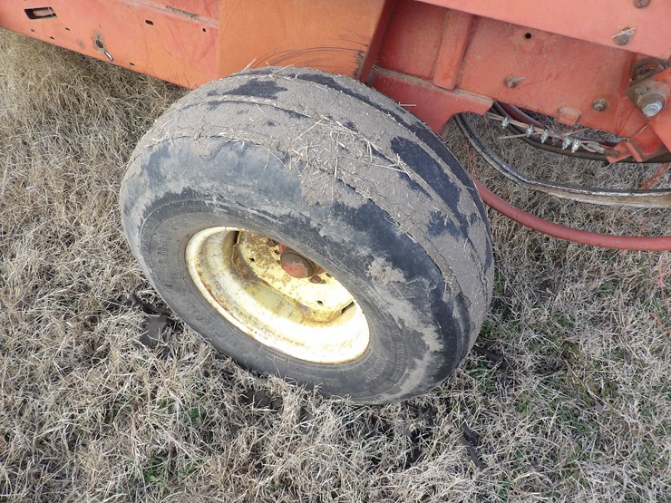 new-holland-575-image-6