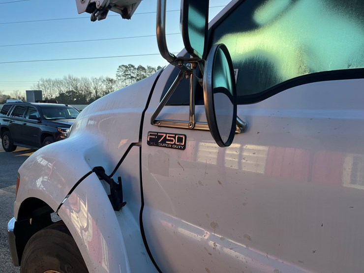 2012-ford-f750-image-9