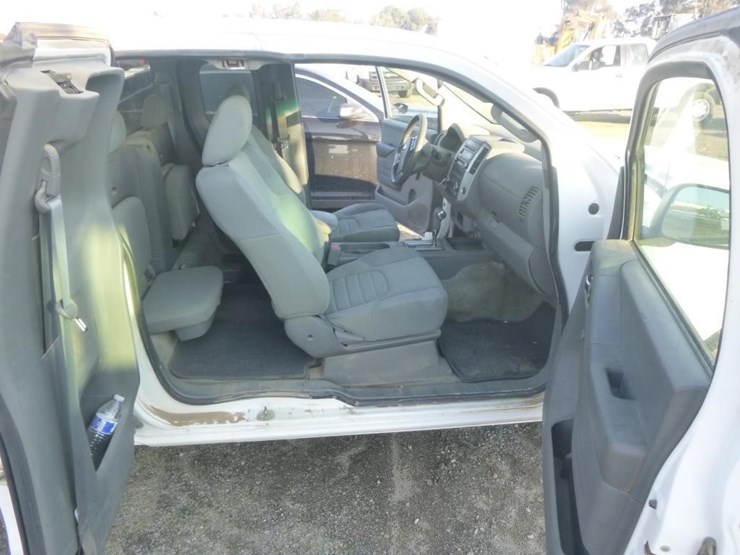 2016-nissan-frontier-image-14