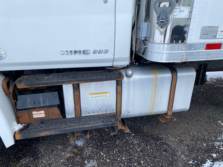 2018-hino-338-image-21