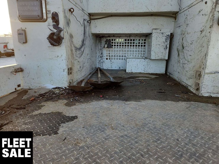 2014-ram-5500-4x4-s/a-service-truck-image-29