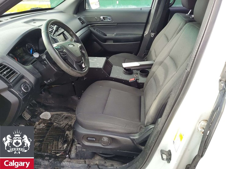 2016-ford-explorer-image-14