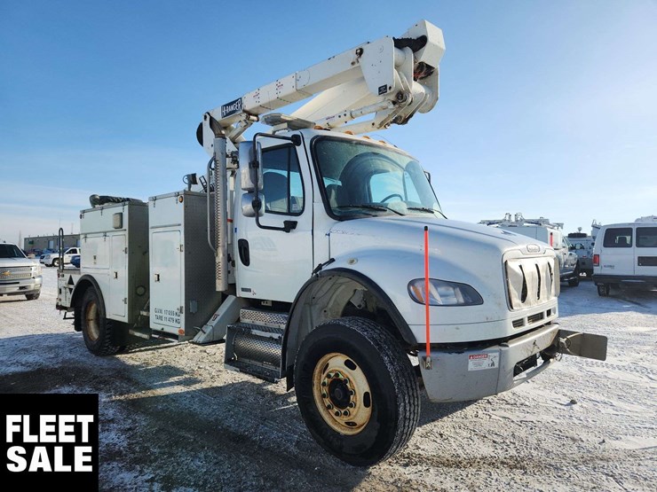 2008-freightliner-m2-106-image-2