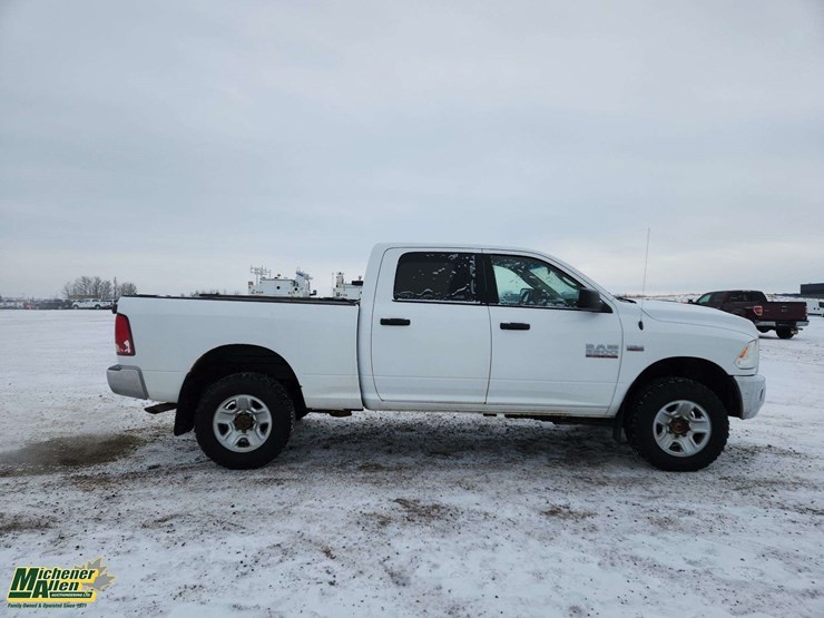 2017-ram-2500-hd-image-8