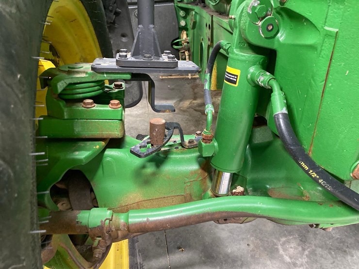 2013-john-deere-7230r-image-16