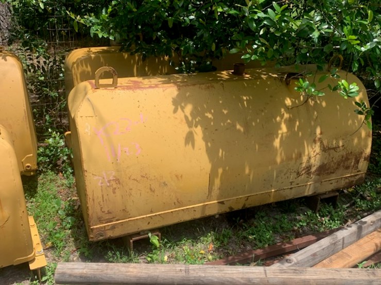 #4500-•-(4)-caterpillar-dozer-fuel-tanks---90-gallons-image-2