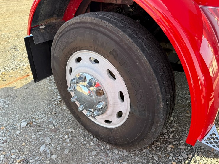 2014-peterbilt-389-image-18