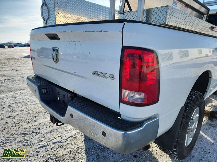 2014-ram-2500-slt-image-41