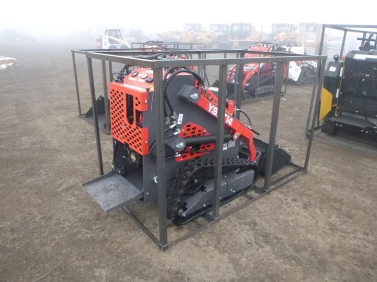 2025-agt-ysrt14-skid-steer-track-loader-image-3
