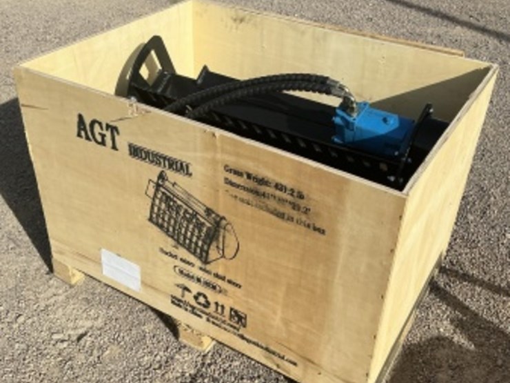 2025-agt-m-bkm-mini-skid-steer-mixer-bucket-image-2