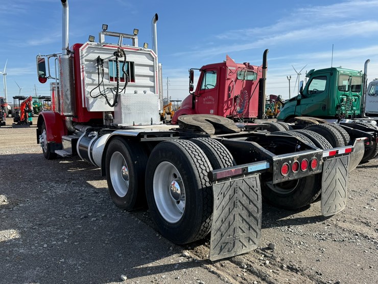 2014-peterbilt-389-image-6