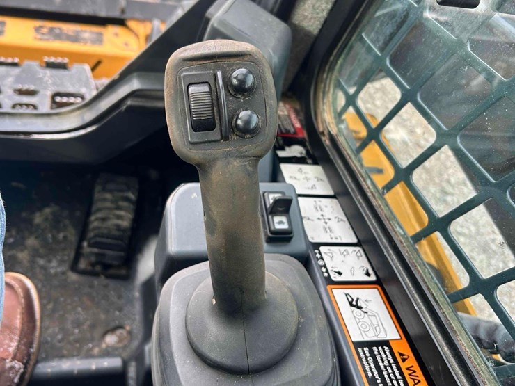 2019-deere-333g-image-17