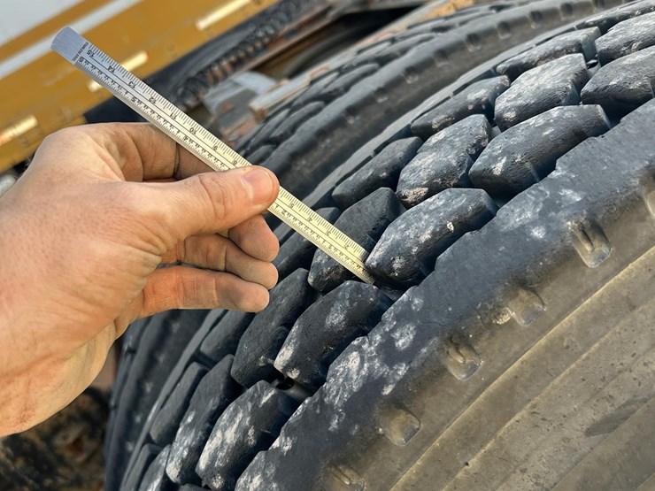 1999-volvo-vnl64t770-image-51