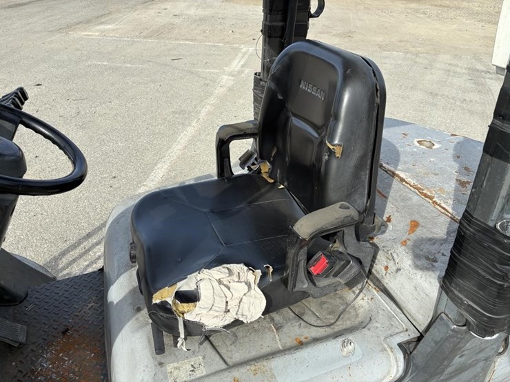 nissan-mug1f2a30jv-image-17